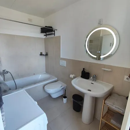 Casa Di Vira * Каламброне