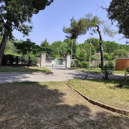 Casa Di Vira Каламброне